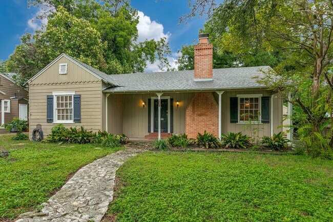 Foto del edificio - CHARMING ALAMO HEIGHTS COTTAGE