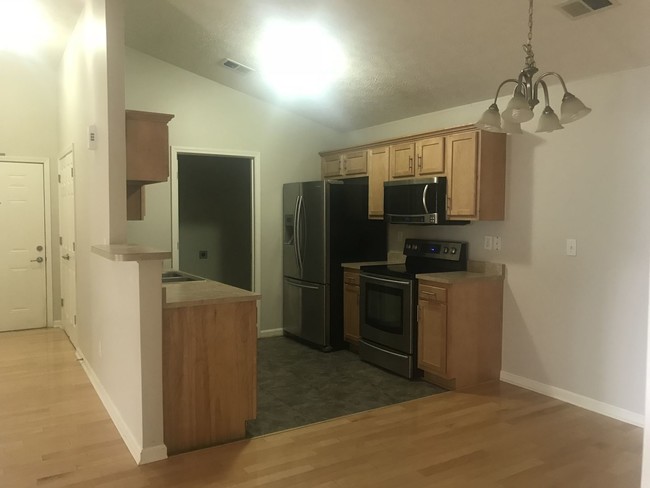 Foto del edificio - 7311 St Andrews Woods Cir