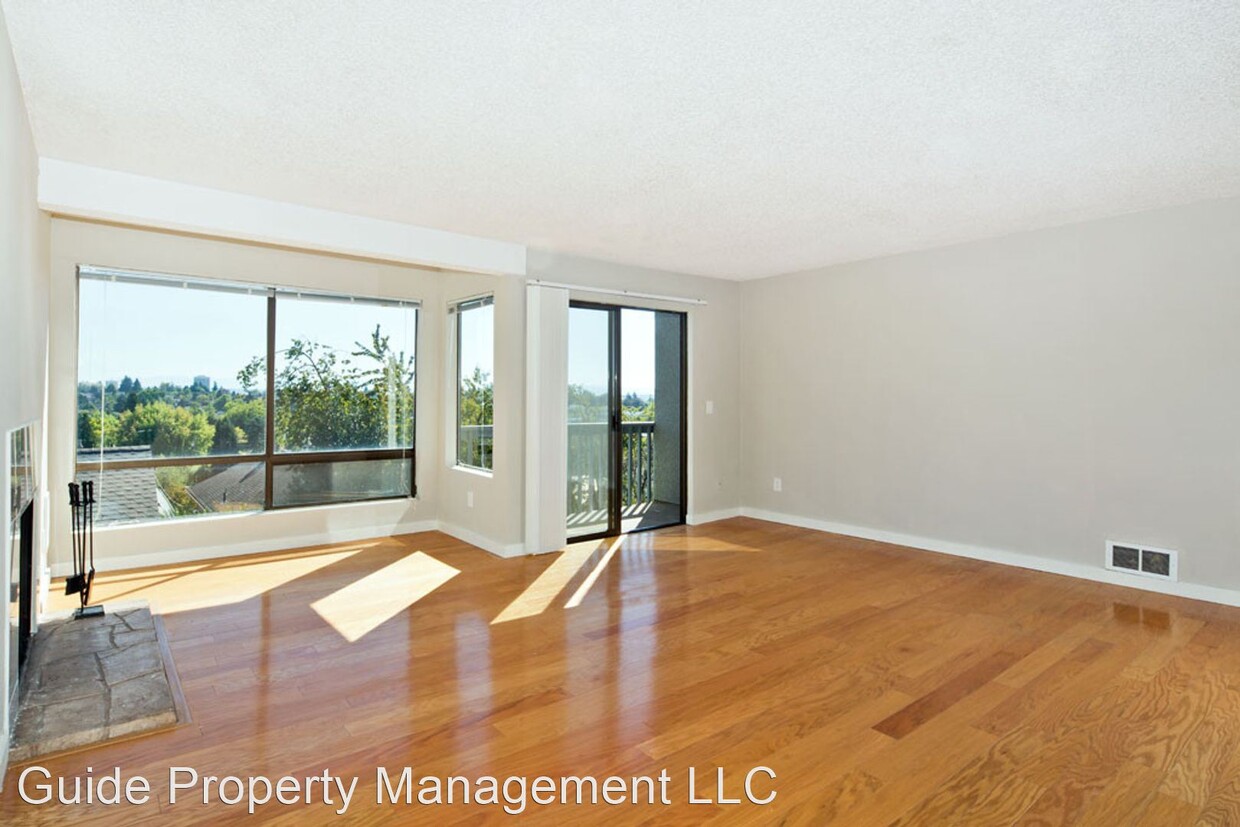 Primary Photo - 4710 Aurora Ave N