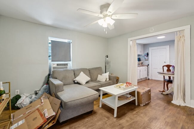 Building Photo - 13 Norman St