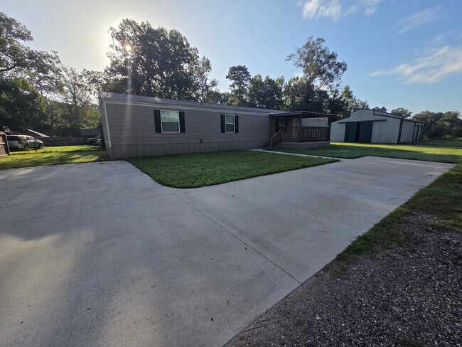 Foto del edificio - 24330 Creekwood Dr