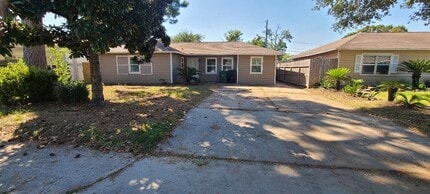 Building Photo - 4918 Balkin St