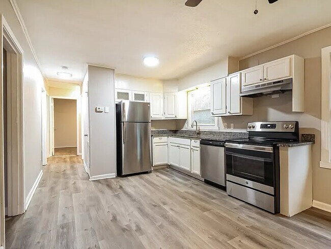 Foto del edificio - 64 Thurgood Marshall Rd