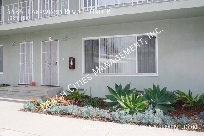 Foto del edificio - 4436 Lakewood Blvd