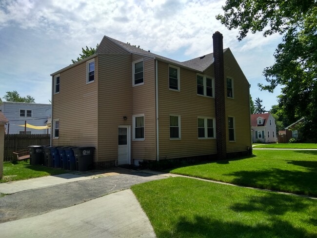 Building Photo - 3024 Portsmouth Ave