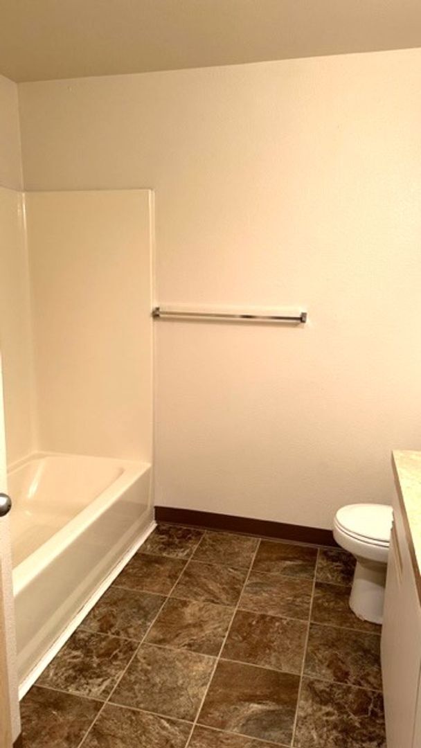 Building Photo - Rent Special: 1/2 Off April's Rent!! 1 Bedroom 1 Bath Apartment - Second Floor!