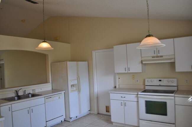 Building Photo - Indian Trails Home