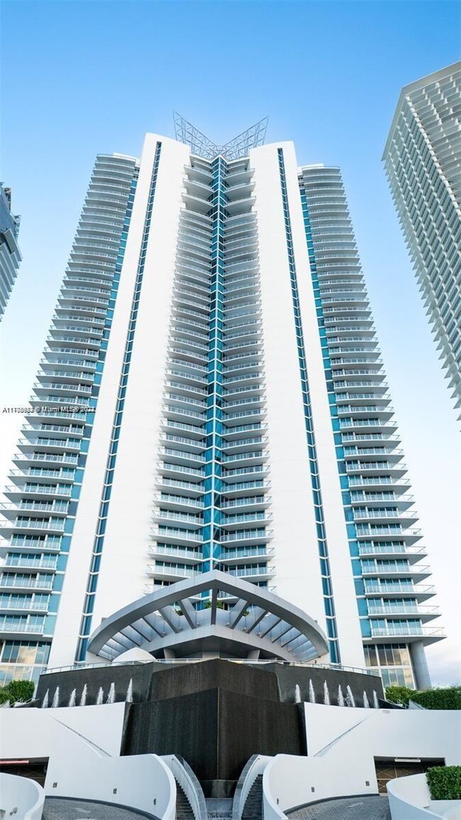 Foto del edificio - 17001 Collins Ave