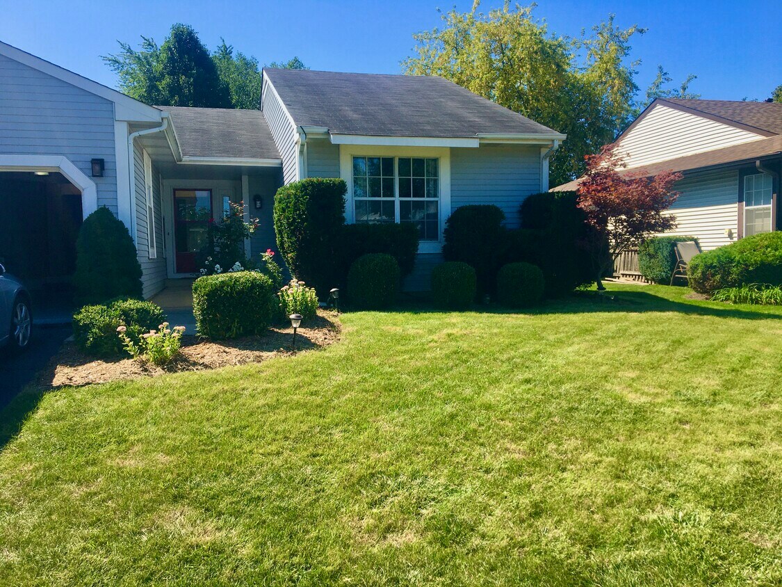 Building Photo - 551 Lyon Dr