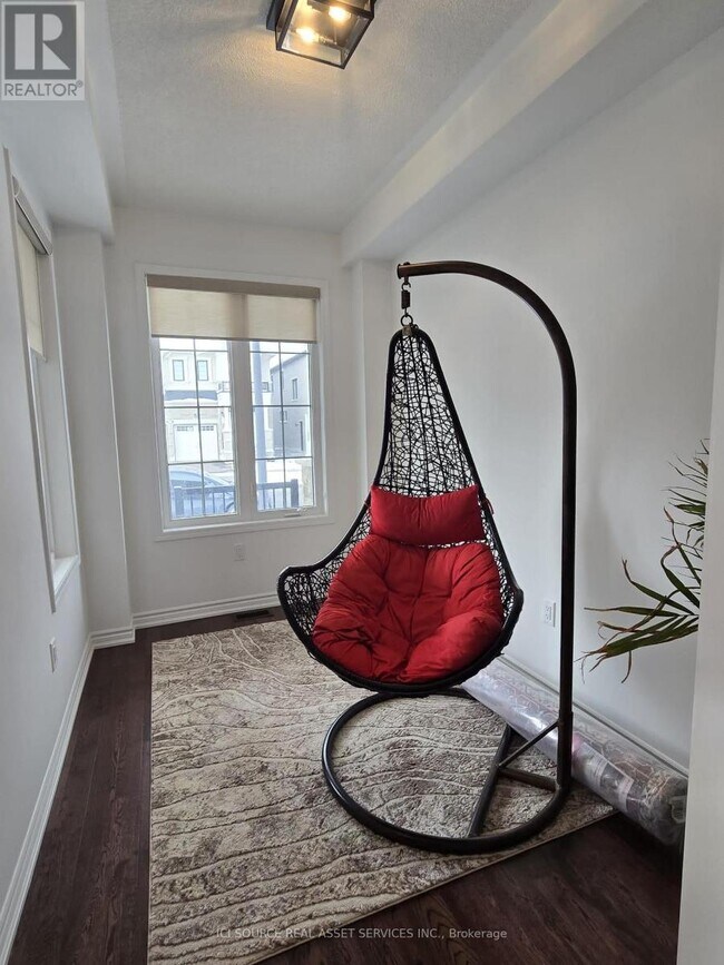 Building Photo - 1405 Mockingbird Sq