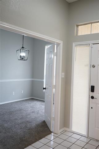 Foto del edificio - 702 Summerwood Dr