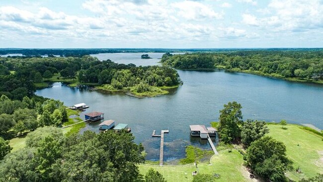 Building Photo - Tour Today! 3 Bedroom Home On Lake Tyler!