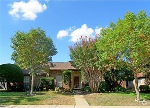 Building Photo - 1321 Chicota Dr
