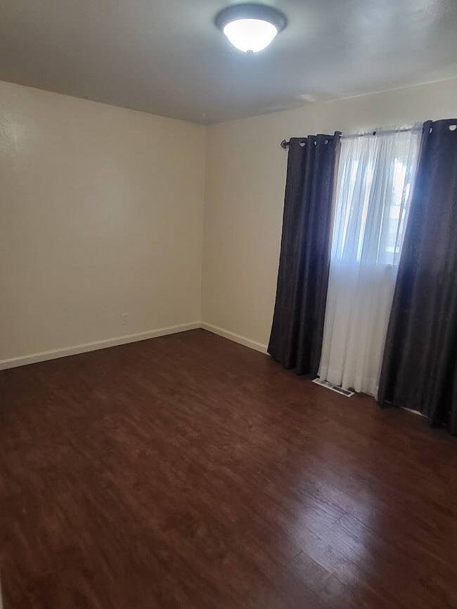 Foto del edificio - 3611 Devonshire Ln