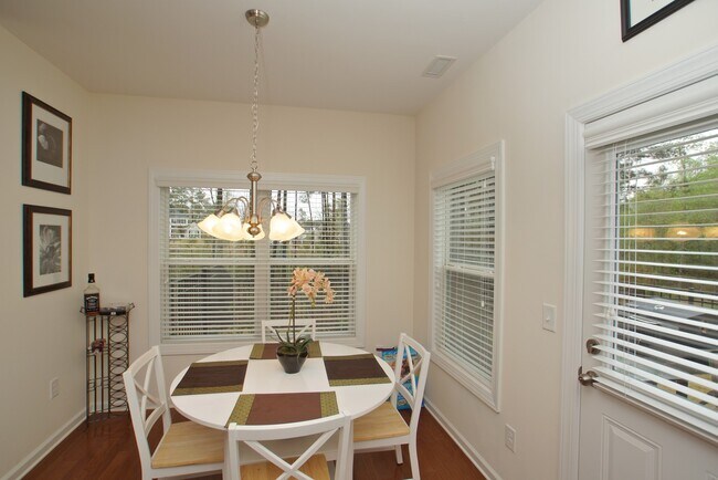 Building Photo - 105 Cobalt Creek Way