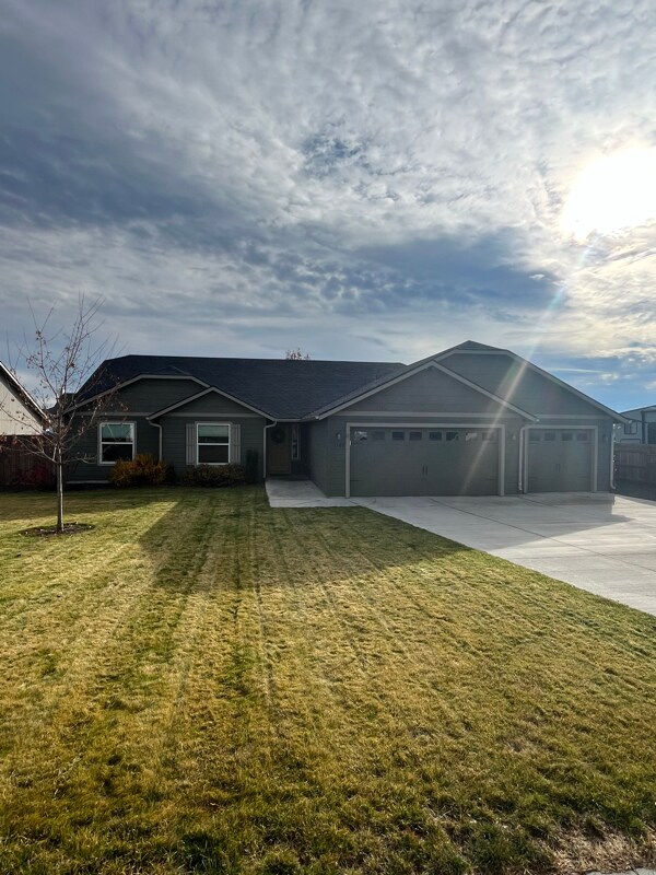 3 Bedroom Apartments for Rent under $3,000 in Moses Lake WA ...