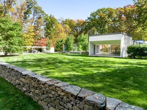 Building Photo - 431 Valley Rd