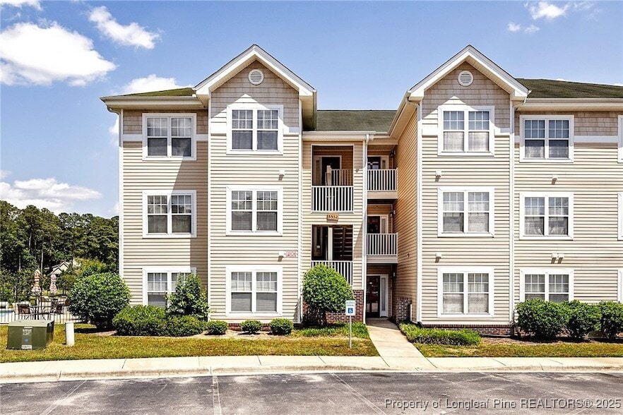 Primary Photo - 3332 Harbour Pointe Pl