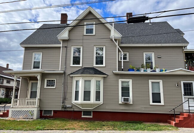 Side of 87-89 South State Street - 87 S State St