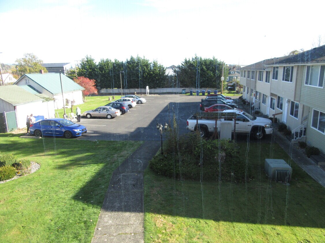 Parking - 1019 22nd St