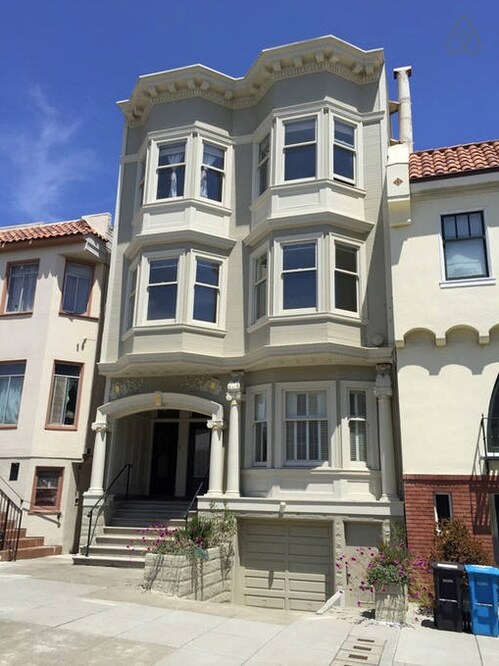 Building Photo - 1157 Dolores St