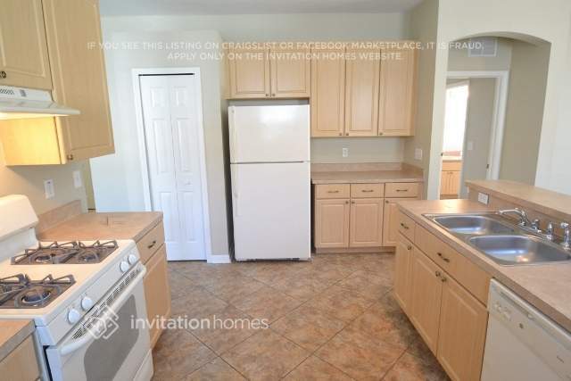 Foto del edificio - 6407 Bridgecrest Dr