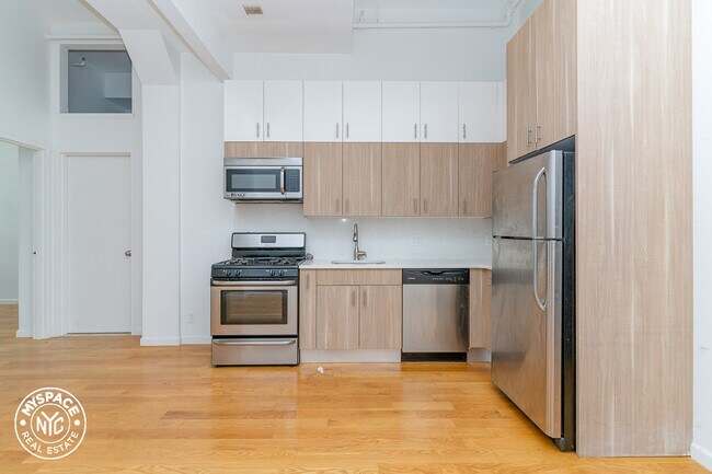 Building Photo - 618 Bushwick Ave