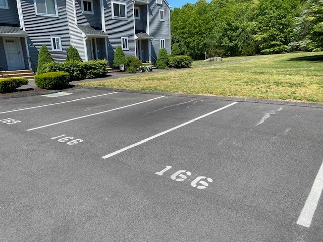 Foto del edificio - 166 Stoneheights Dr