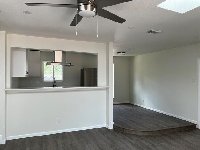 Foto del edificio - 8407 Leesburg Cir