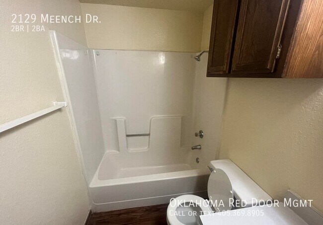Building Photo - 2129 Meench Dr