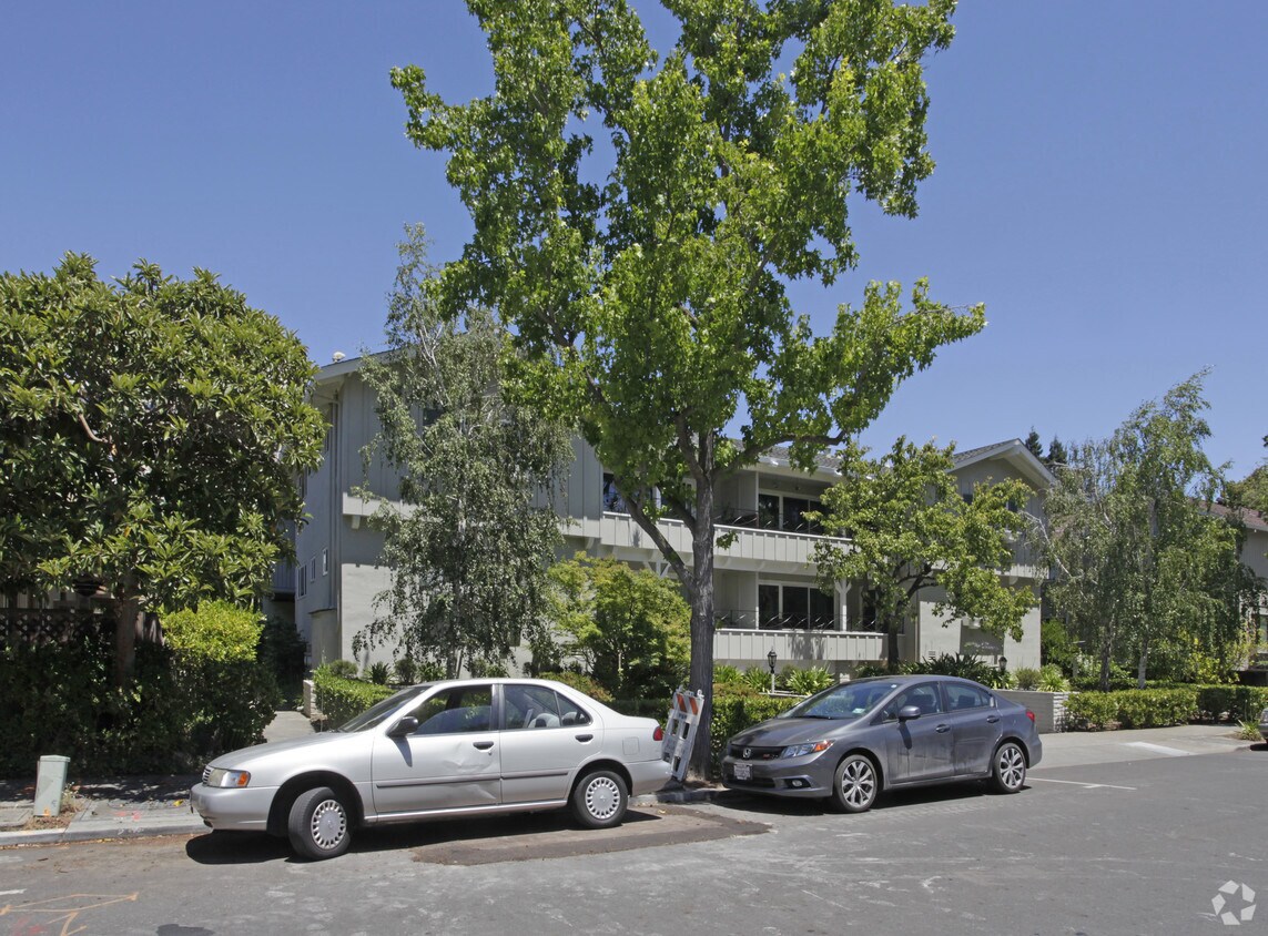Primary Photo - 837 Cowper St