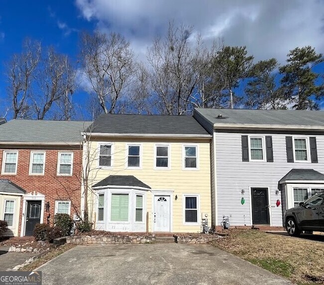 Building Photo - 513 Salem Woods Dr SE
