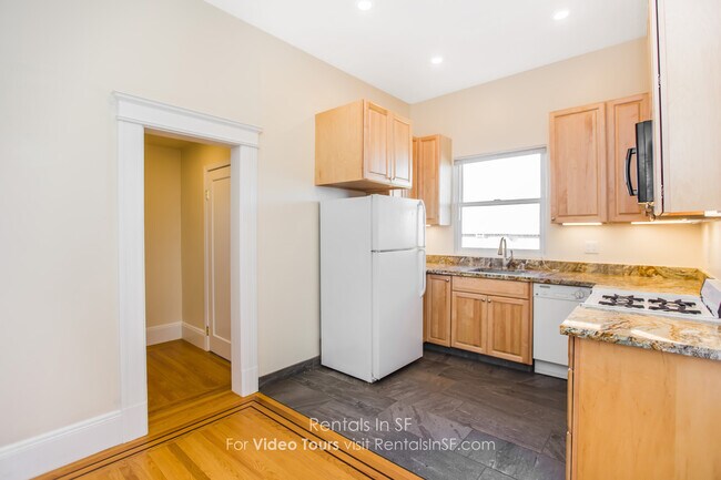 Building Photo - 555 Duboce Ave