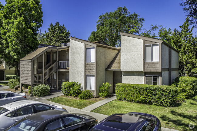 Building Photo - Alvarado Parkside Apartments