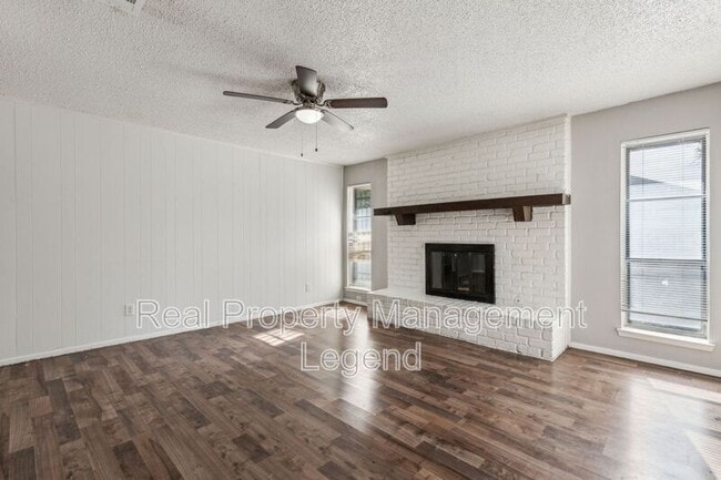 Building Photo - 8236 El Retiro Rd