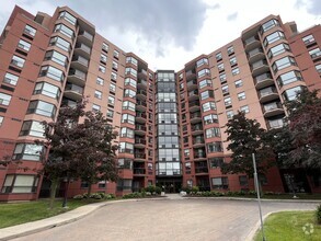 Building Photo - 600 Talbot St