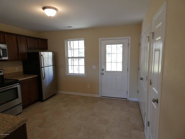 Foto del edificio - 2288 Catherine Lake Rd