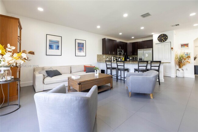 Foto del edificio - 345 NE 194th Ln