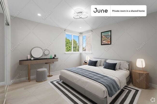 Building Photo - Private bedroom in 5 bed/5 bath Home