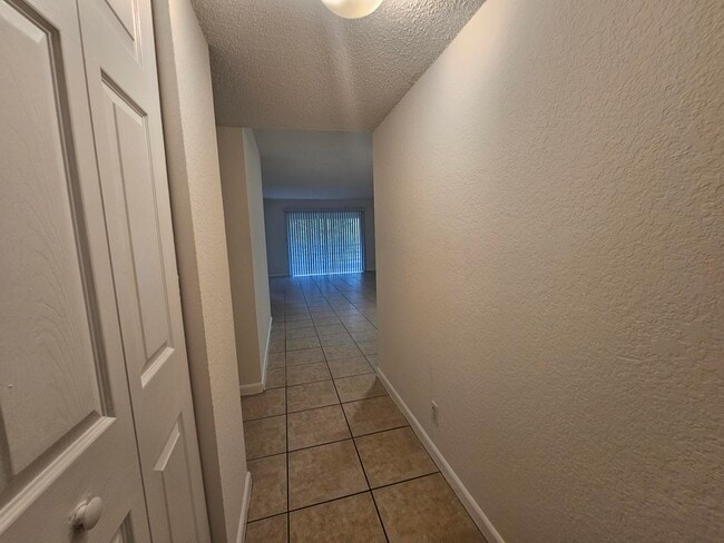 Building Photo - 120 Sparrow Dr