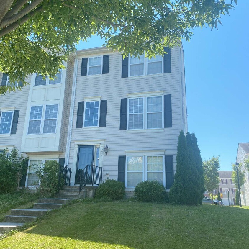 737 Compass Rd, Middle River, MD 21220 Townhome Rentals in Middle