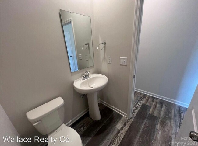 Building Photo - 5 br, 2.5 bath House - 1247 Stonewyck DR