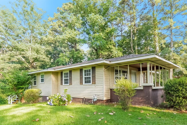 Building Photo - 1116 Hayes Rd