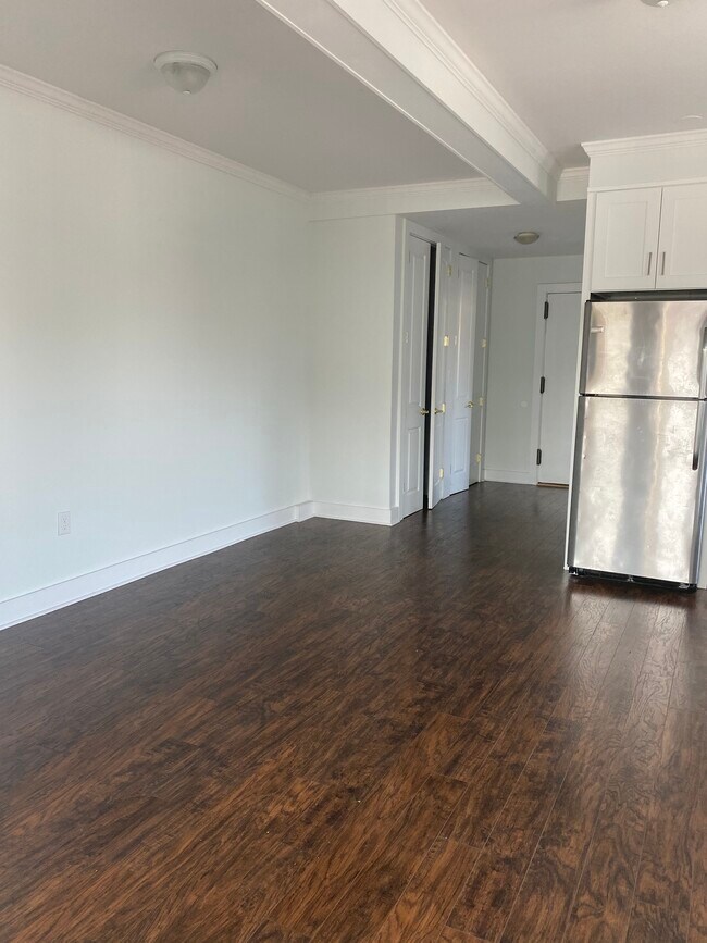 Foto del edificio - 992 E 14th St