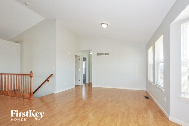 Building Photo - 305 Huntleigh Pkwy