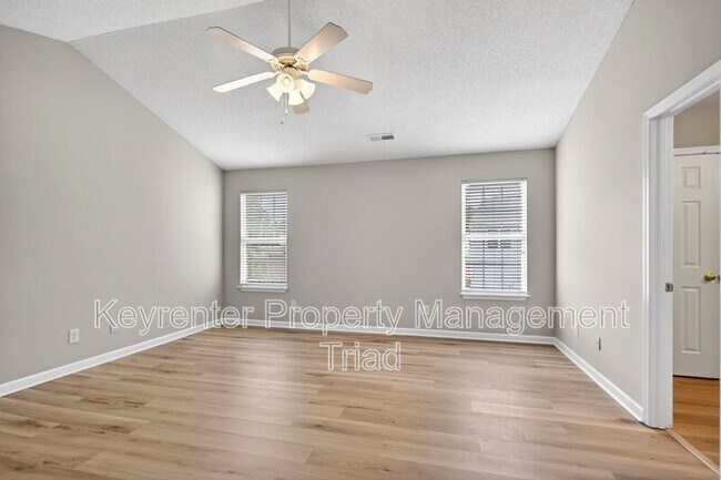 Foto del edificio - 2703 Stafford St