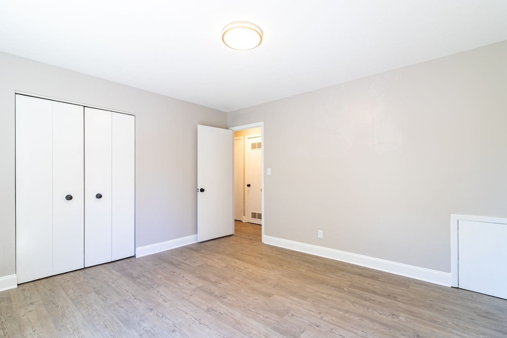Shady Cove Apartments – photo 4