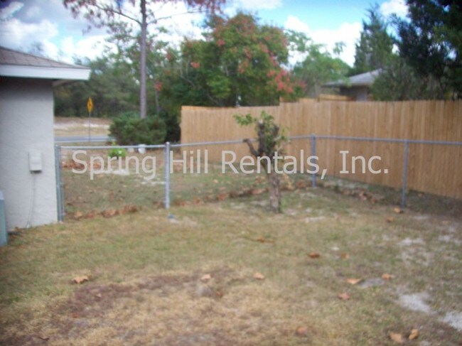 Building Photo - 10072 Northcliffe Blvd