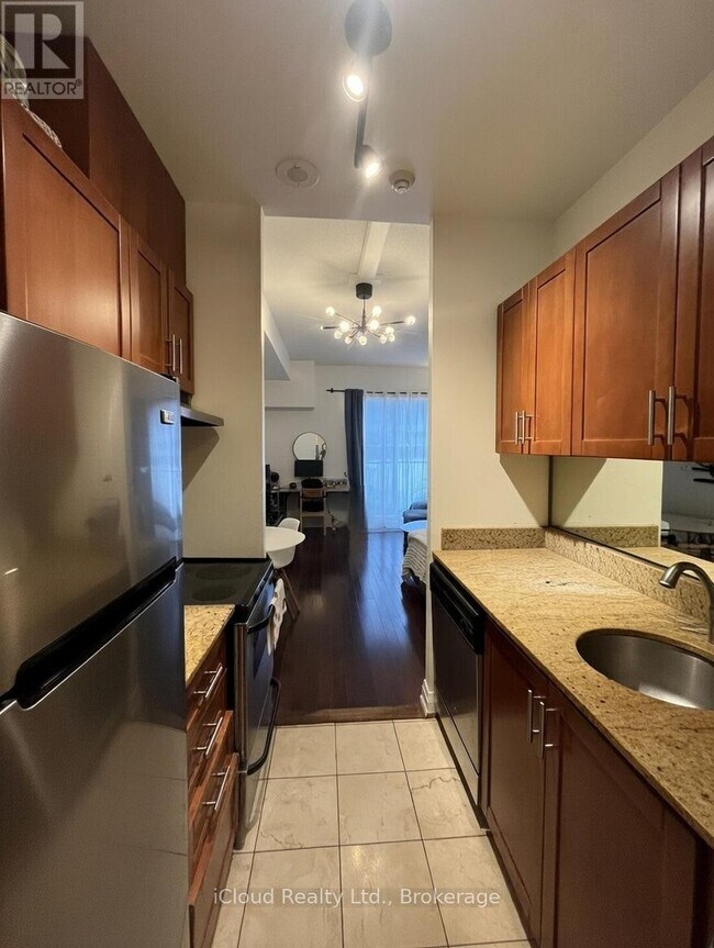 Photo du bâtiment - 2737 Keele St