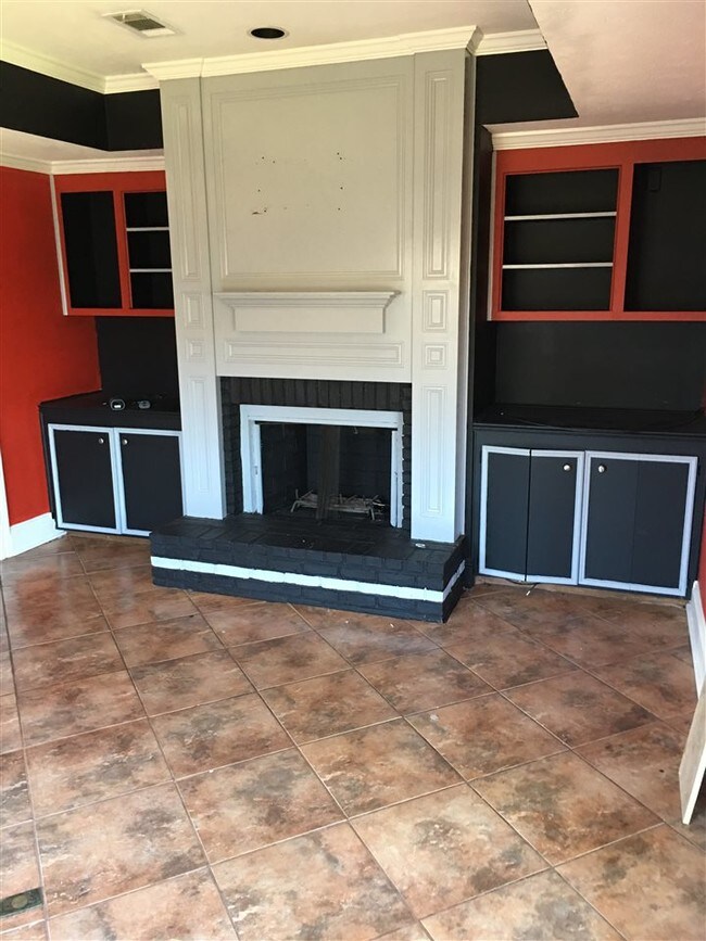 Foto del edificio - 323 Northtown Dr